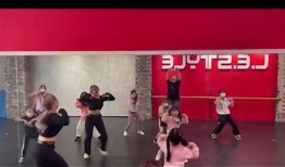 女性抖阴舞表演技巧分享：如何通过舞蹈增强自信与魅力