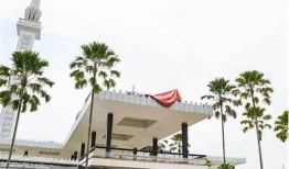 马来西亚清真寺出现扭抖特征，网友热议背后根本原因