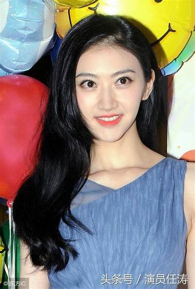 景甜最新抖音视频分享：尽显魅力与风采的精彩瞬间